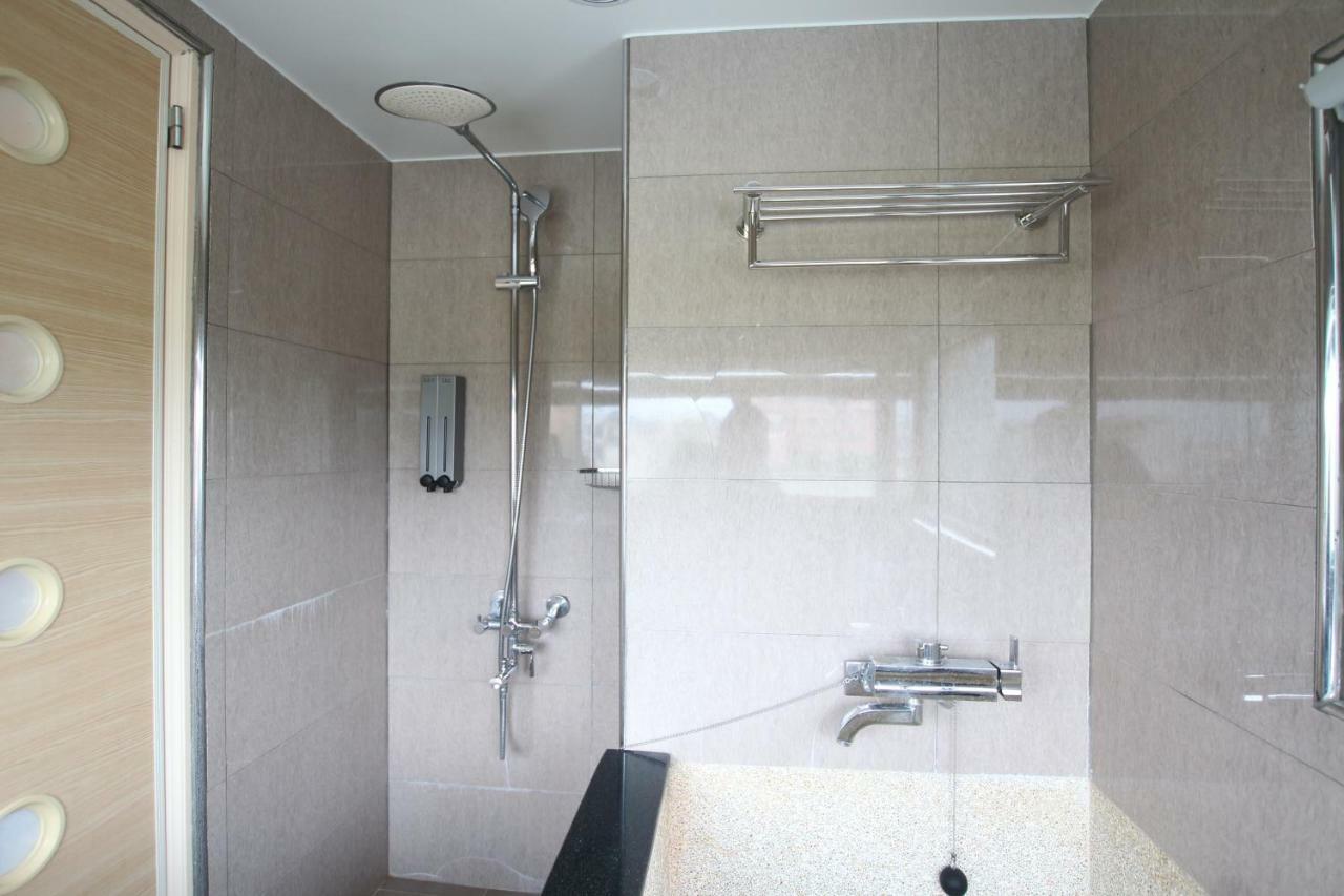 לודונג Yilan Pine Villa Homestay מראה חיצוני תמונה